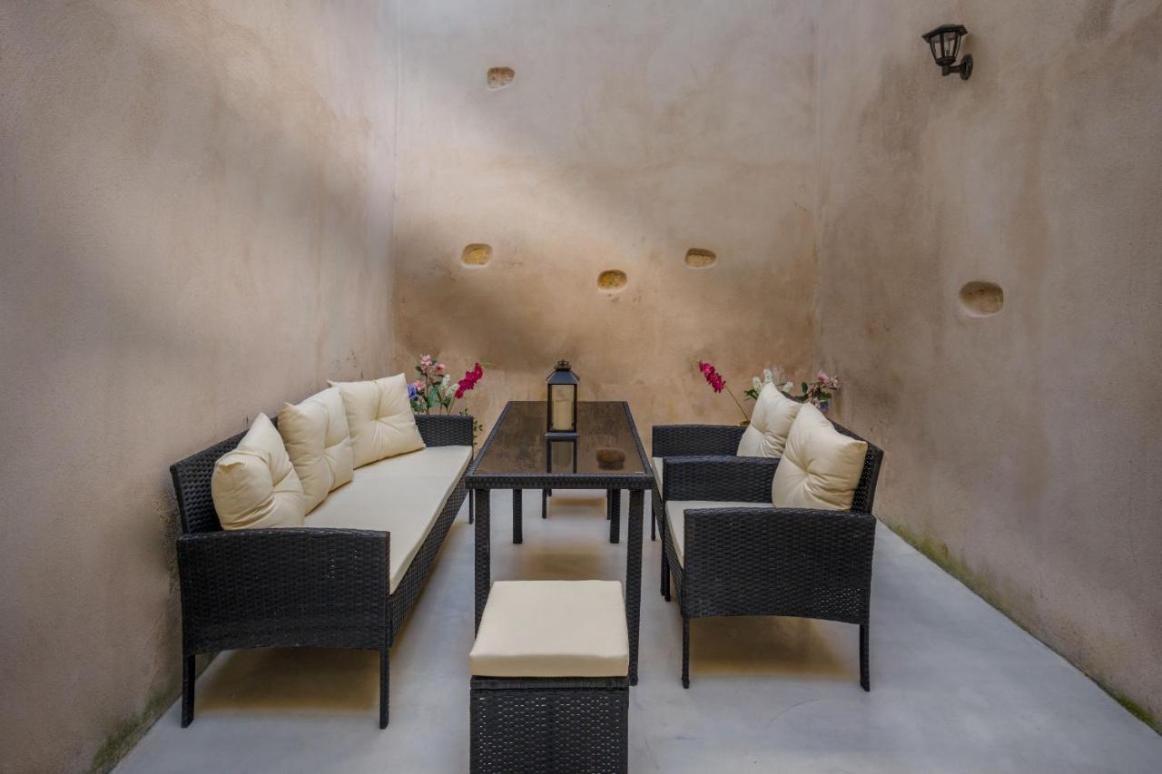Central Art Maisonette By Estia Appartement Iraklion Buitenkant foto